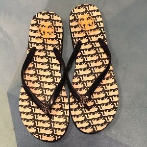 Tory Burch size 8 navy flip flops